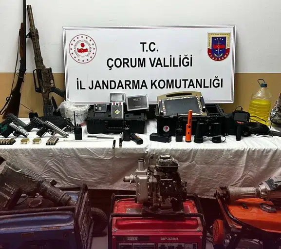 Define avcılarına jandarma baskını: Kazı alanında cephanelik çıktı