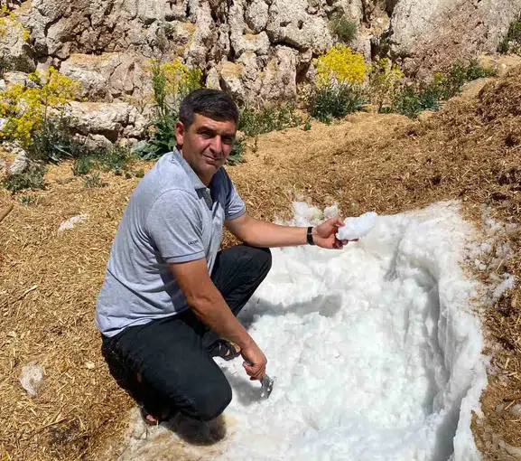 Elbistan yaylalarında asırlık kar saklama yöntemi hala yaşıyor