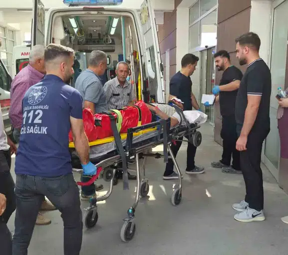 Çelikhan’da motosiklet kazası Bir kişi yaşam mücadelesi veriyor