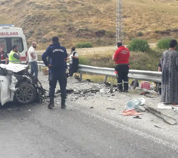 Sivas'ta fındık işçilerini taşıyan minibüs devrildi 11 yaralı