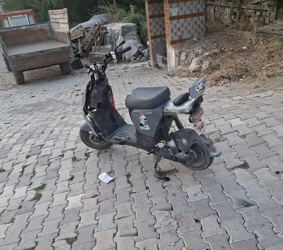 Kütahya'da elektrikli bisiklet kazası 14 yaşındaki sürücü yaralandı