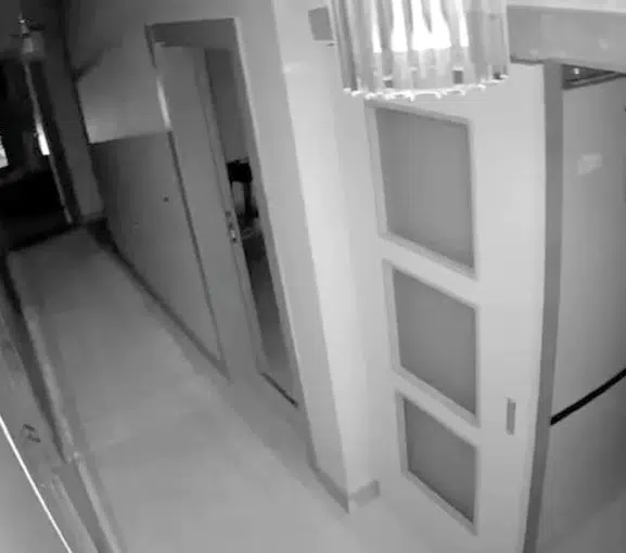 Nurdağı’ndaki deprem anı güvenlik kameralarına yansıdı