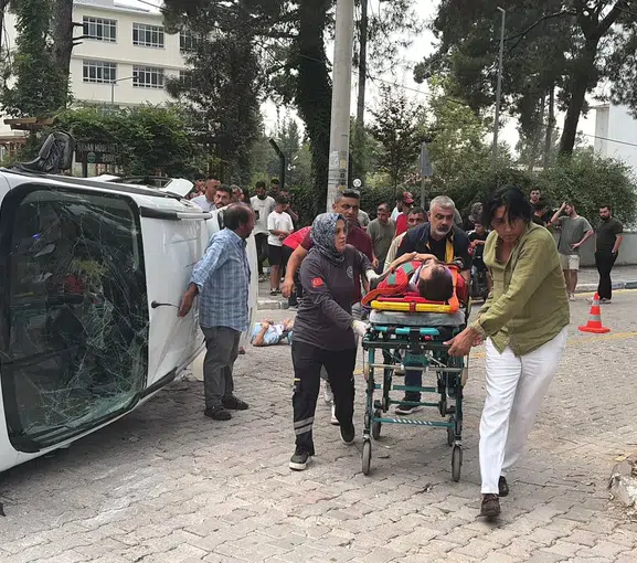Düziçi’nde kavşak kazası 5 kişi yaralandı
