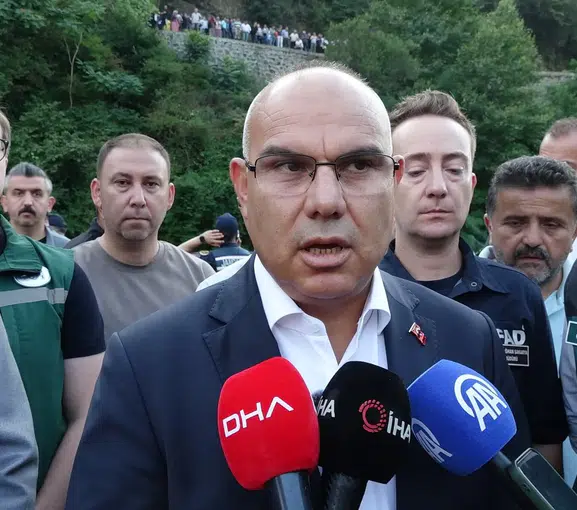 Giresun'da dere kenarında piknik yapan aile sele kapıldı