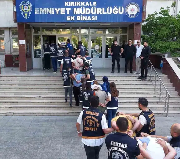 12 yıllık dondurucu cinayetinde 17 kişi gözaltına alındı