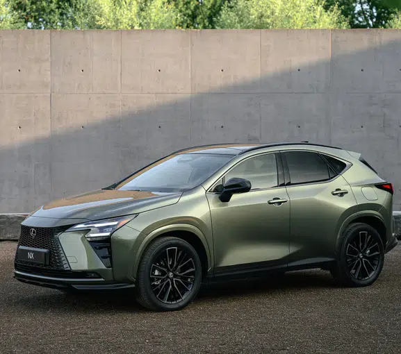 Yeni Lexus NX Karşımızda: 100 Kilometre Saf Elektrikli Menzil ve 6. Nesil Hibrit Güç Aktarma Organlarıyla Yeniden Doğdu