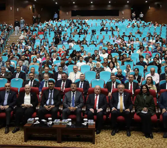 Milli Mücadele'nin canlı tanıklığı Uşak'ta yankılandı: Timsal Karabekir gençlerle buluştu