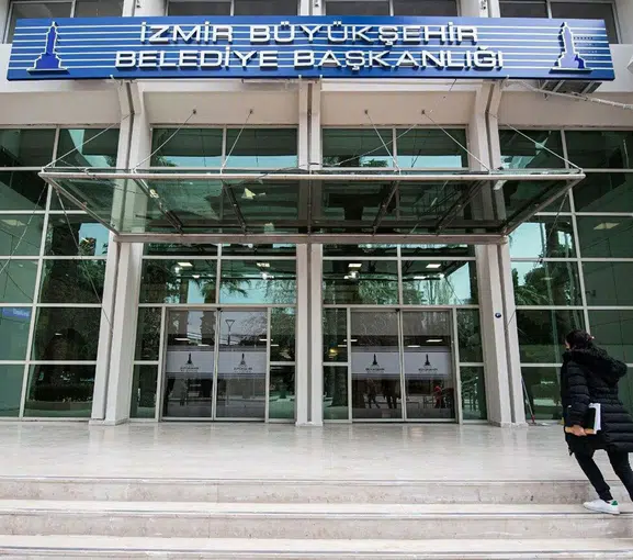 İzmir'de kentsel dönüşümde büyük vurgun iddiası: Eski başkan ve il başkanı dahil 19 isme hapis istemi