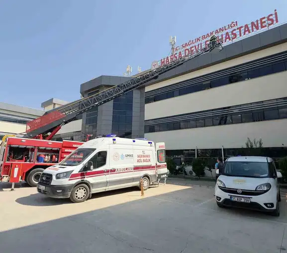 Hassa Devlet Hastanesi'nde nefes kesen anlar: Yangın senaryosu gerçeği aratmadı