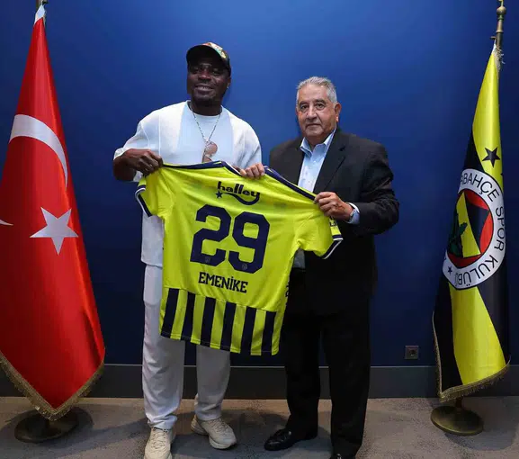 Sarı-lacivertli camiada nostalji rüzgarı: Emenike yuvaya döndü