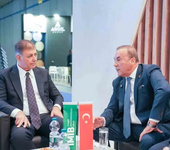 İzmir’in doğal taş vizyonu İtalya’da: Başkan Tugay’dan Verona’da stratejik hamle