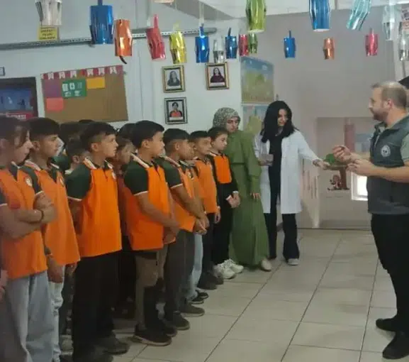 Minik öğrencilere hayati uyarı: Kuduz riskine karşı nasıl korunmalı?