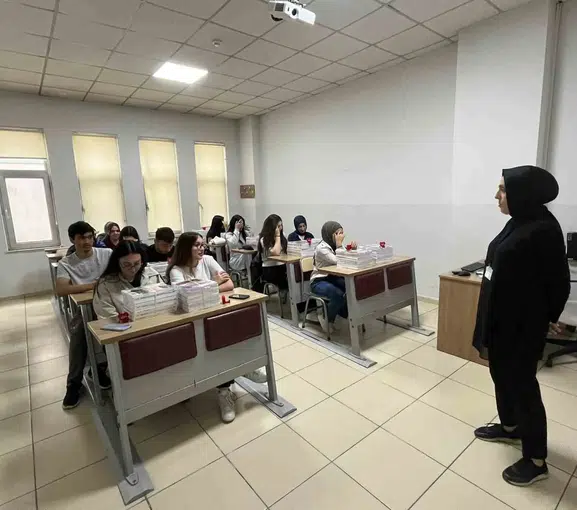 Çorumlu gençlerin üniversite hayali belediye çatısı altında gerçeğe dönüşüyor