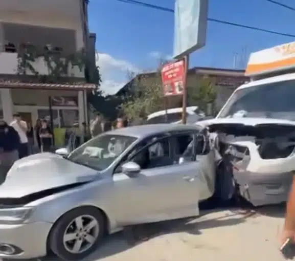 Saniyelerle gelen mucize: Otomobile binerken ölümden döndü