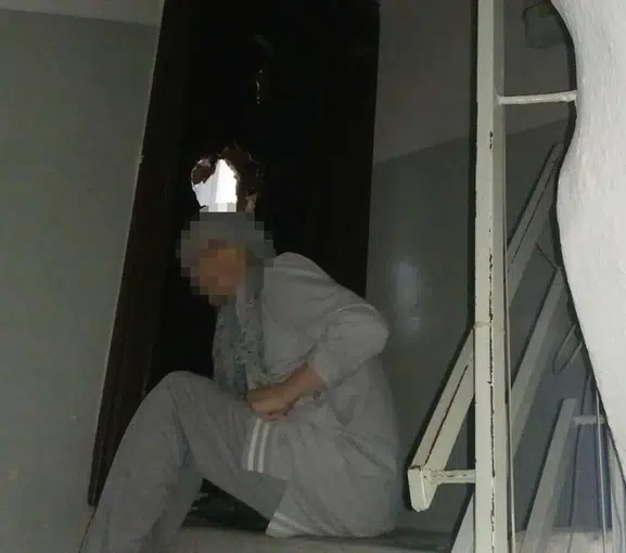Manisa'da apartman sakinlerini dehşete düşüren komşu dehşeti: Matkapla kapıyı parçaladı