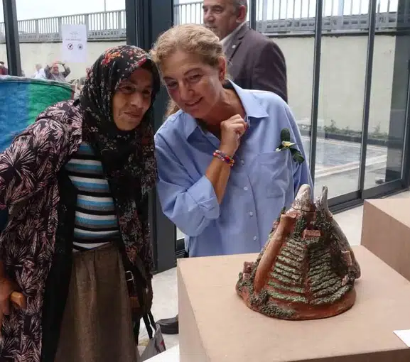 Çayın Başkentinde Sıra Dışı Sanat Şöleni: Demlikler Heykele Dönüştü