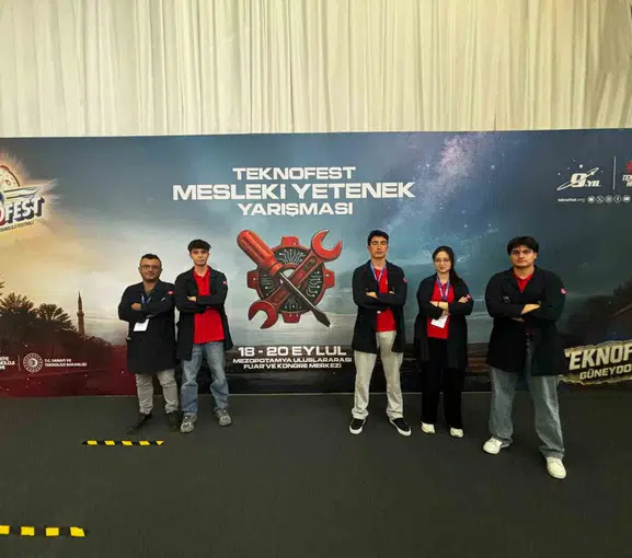 İzmirli Genç Mucitler Diyarbakır'da Tarih Yazdı: TEKNOFEST'te Büyük Gurur