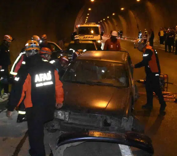 Bitlis'te tünel alarmı: Gerçeği aratmayan kurtarma operasyonu nefes kesti