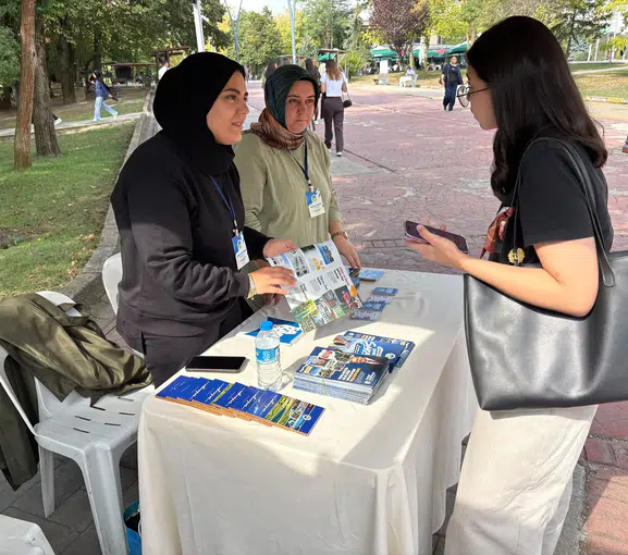 Sakarya'da üniversitelilere sıcak karşılama: Kampüsün ilk gününde belediye desteği
