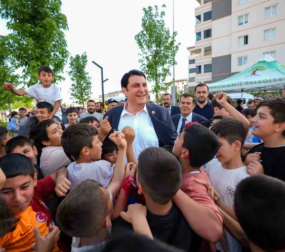 Şehitkamil'de eğitim seferberliği: Dar gelirli ailelerin çocuklarına 8 bin TL'lik can suyu