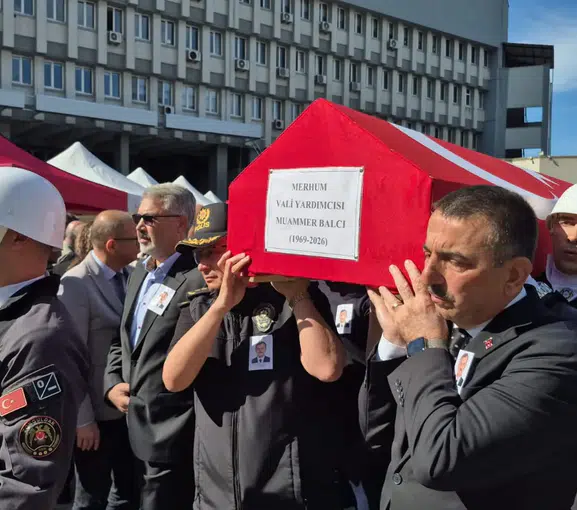 Zonguldak'ta hüzünlü veda: Emeklilik hayalleri kuran Vali Yardımcısı son yolculuğuna uğurlandı