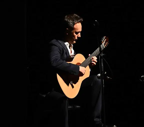 Antalya'da gitarın büyülü üç günü: 15 yıllık gelenek görkemli bir finalle taçlandı