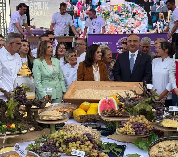 Tekirdağ'da dev buluşma: Sultan Sofrası'nda Türkan Şoray rüzgarı esti