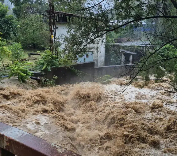 Zonguldak'ta sağanak kabusu: Sanayi sitesi sular altında kaldı
