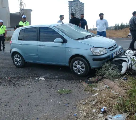 Kilis'te akşam saatlerinde korkutan kaza: İki sürücü hastanelik oldu