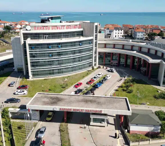 Karasu Devlet Hastanesi'nde şok gelişme: Hastalardan IBAN ile para istediği öne sürülen doktor açığa alındı