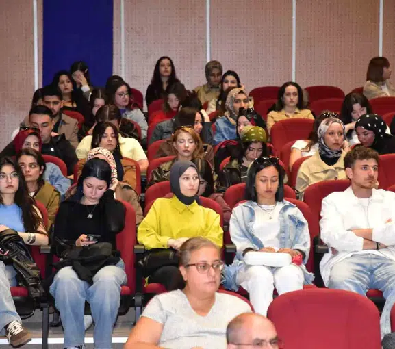 Üniversite sıralarında şiddete karşı bilinçlenme seferberliği