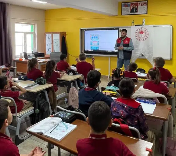 Geleceğin koruyucuları Vize'de yetişiyor: Miniklere suyun değeri anlatıldı