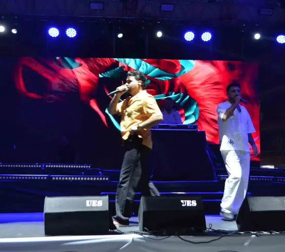 Selendi'nin Kurtuluş Coşkusunda Rap Rüzgarı: Tefo ve Seko Meydanı İnletti