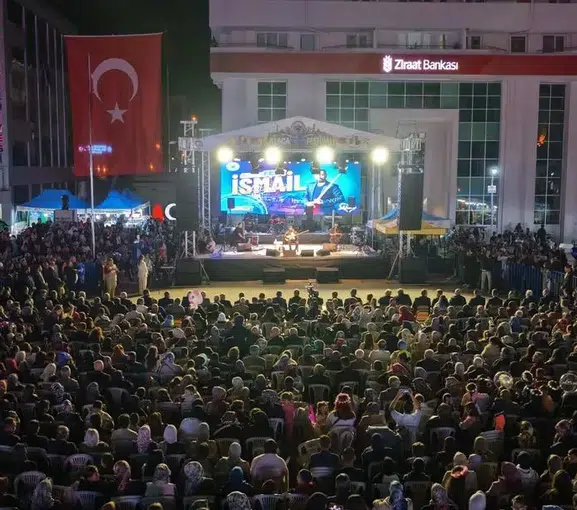 Alaca'da beş günlük coşku İsmail Altunsaray ile zirveye ulaştı