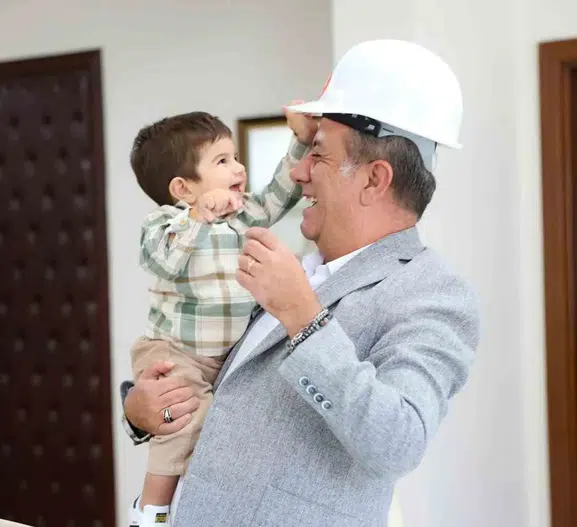 Zorlu mücadeleyi kazanan minik Teoman’dan Başkan Yetişkin’e anlamlı ziyaret
