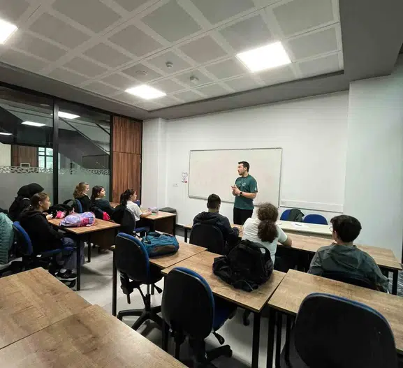 Akçakoca'da Sağlıklı Yaşam Hareketi: Gençlik Merkezi'nde Egzersiz Seferberliği
