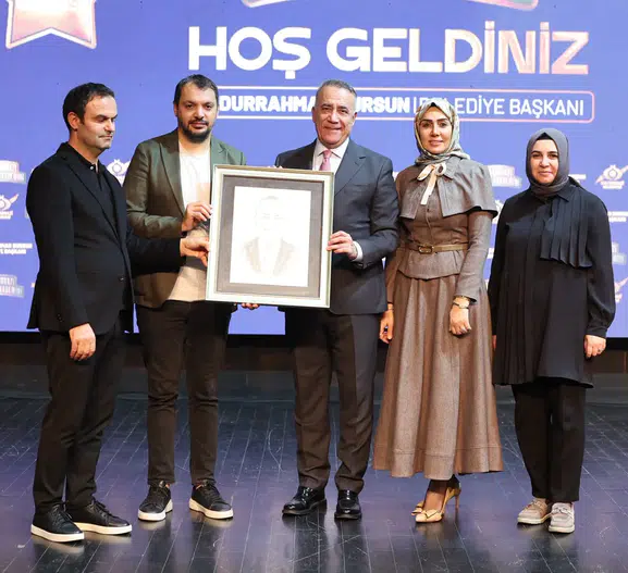 Sultangazi'de Sanatın Yeni Dönemi: Genç Yetenekler Sahneye Çıkıyor
