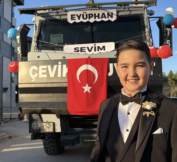 Şehit babasının emaneti Eyüphan’ın en özel günü: Sünnet konvoyuna TOMA eşlik etti