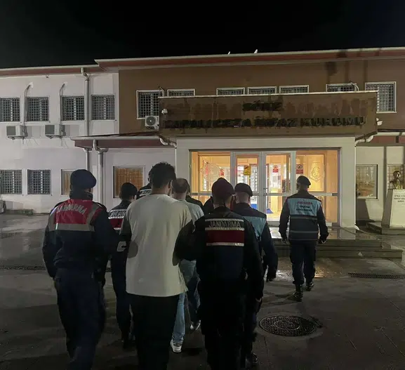Didim'de turistik otel kaçak göçmenlerin geçiş noktası çıktı: Sahibi ve çalışanı dahil tutuklama kararı