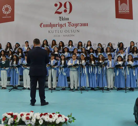 Mardin'de Cumhuriyetin 103. Yılı: Dört Dilde Yükselen Kardeşlik Ezgisi
