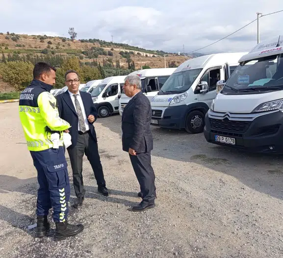 Efeler'de okul yollarında sıkı takip: Servis araçları mercek altına alındı