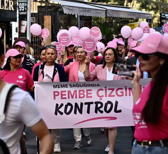 Antalya'da pembe yürüyüş: Erken teşhis için umut dolu adımlar atıldı