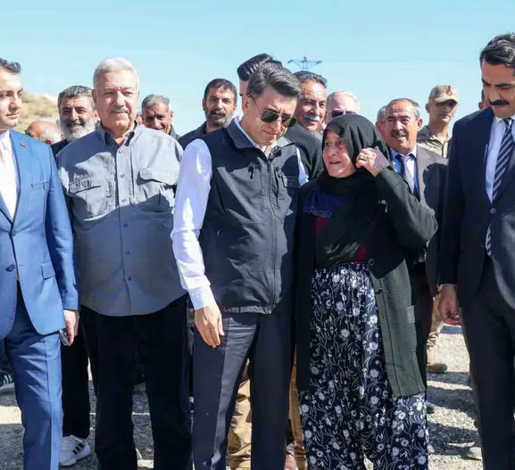 Tunceli'nin dağ yollarında tarihi dönüşüm: Terörün yerini sıcak asfalt aldı