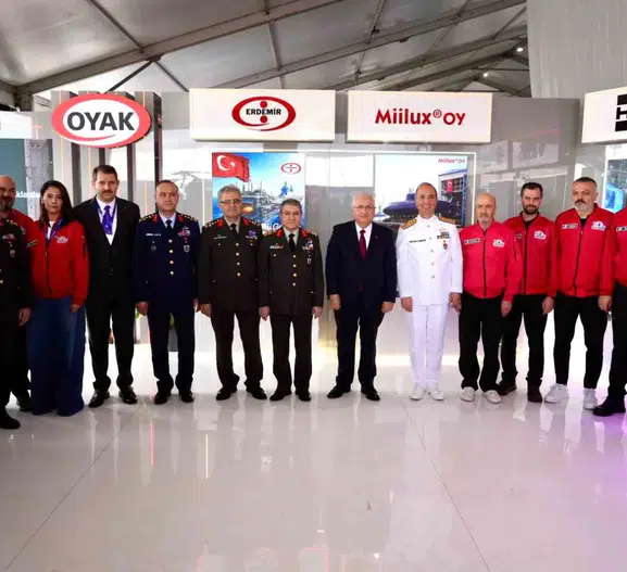 Şanlıurfa'da dev buluşma: Türkiye'nin uçak gemisi çeliği TEKNOFEST'te görücüye çıktı