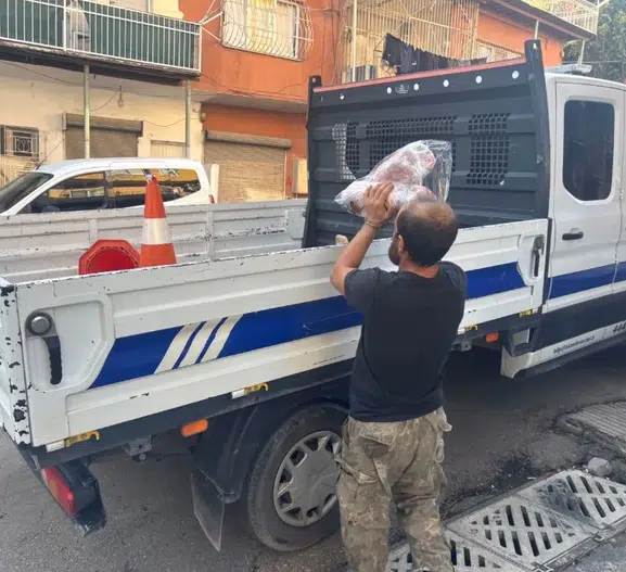 İmha edilmek üzere limandan çıkarılan tonlarca bozuk et sofralara ulaşmadan yakalandı