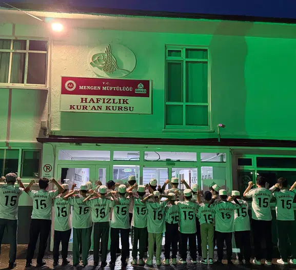 Milli yıldız Arda Güler'den memleketindeki öğrencilere anlamlı sürpriz