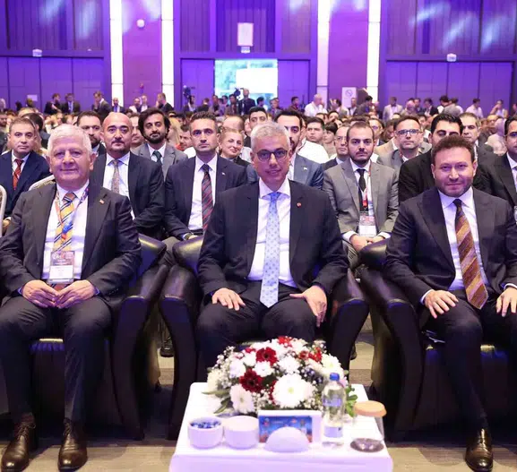 Sağlık ordusunun akıncılarına Bakan Memişoğlu'ndan övgü: Onlar en öndeki çevik güçlerimiz