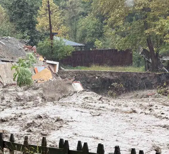 Sapanca'da dehşet anları: Sel suları evi saniyeler içinde yuttu