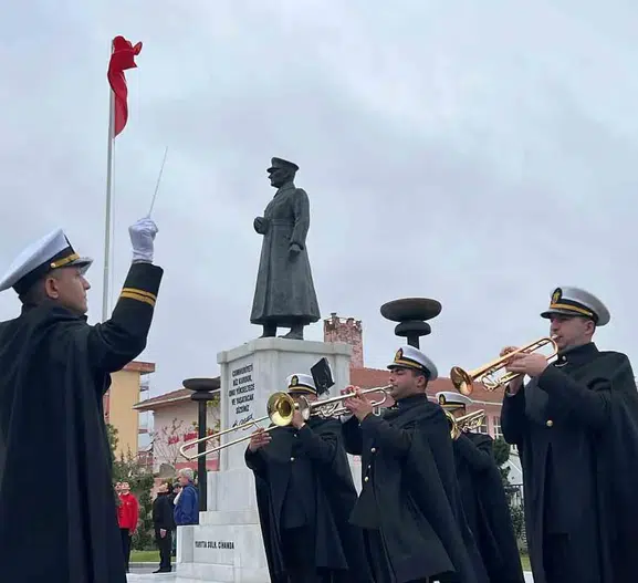 Çanakkale'de 29 Ekim heyecanı: Cumhuriyet Meydanı'nda resmi törenle start verildi