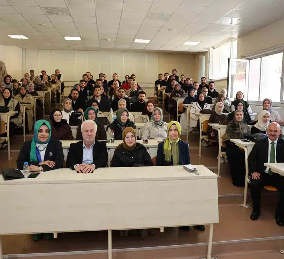 Akademik kürsüden genç zihinlere: Rektör Sözbir'den ilahiyat öğrencilerine özel ders